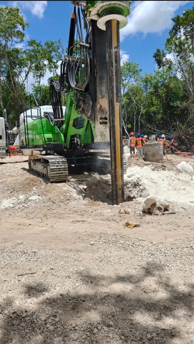 Garra de Jaguar · perforación en el frente de obra